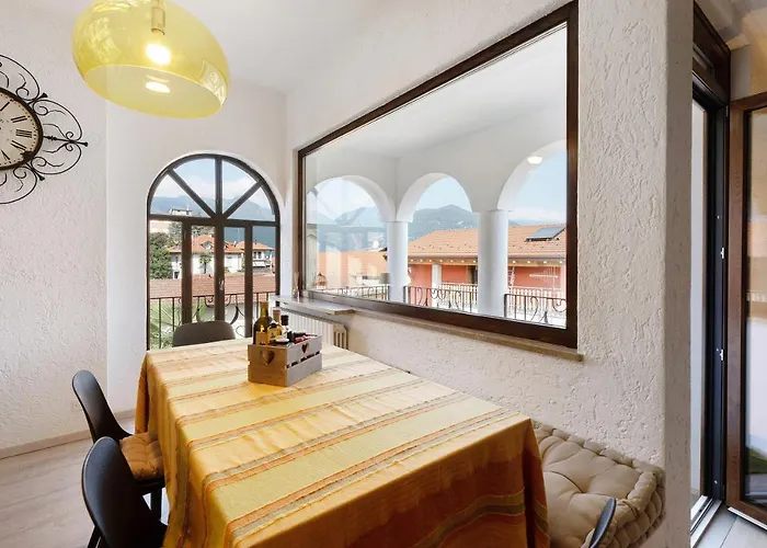 Mansarda Vialba Apartmán *